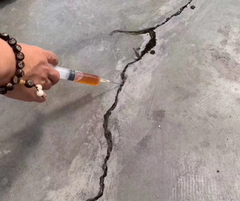 龙楼镇混凝土裂缝修补技术详解​
